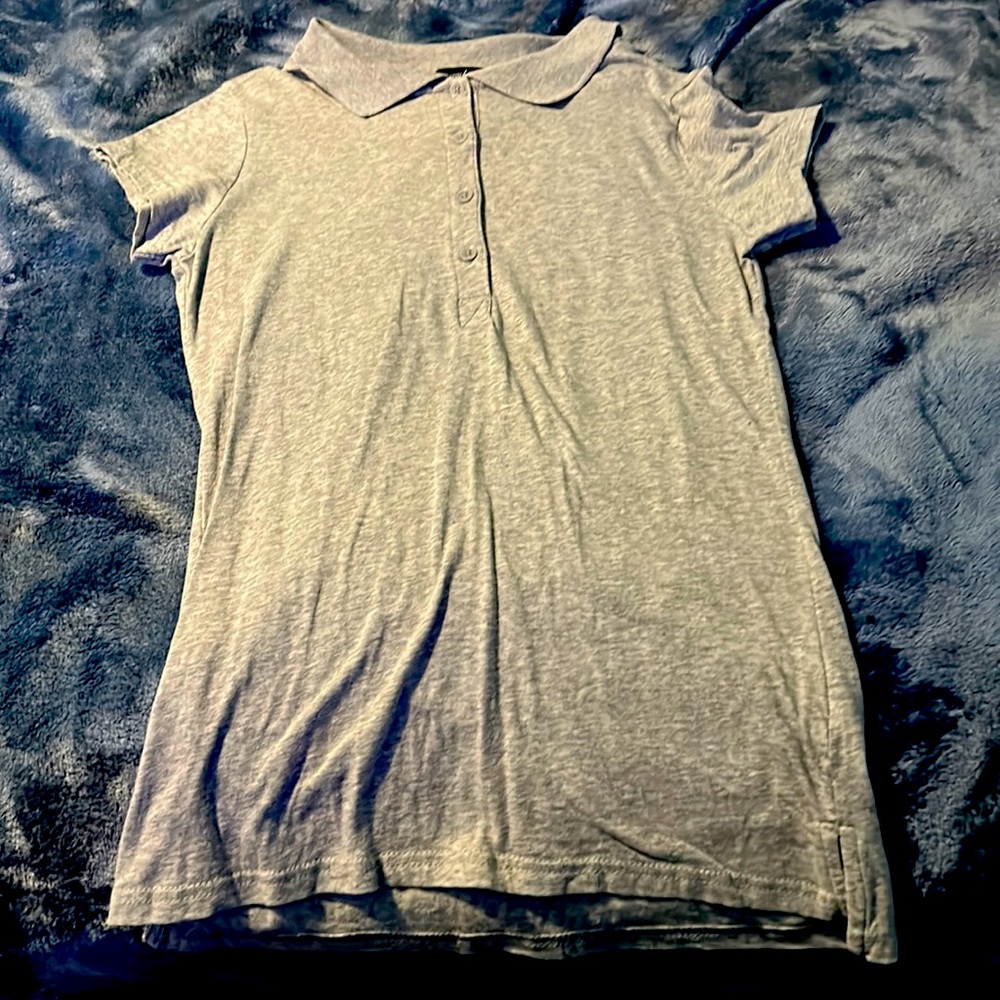 Collared shirt size is large